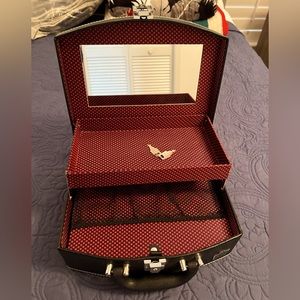 Black Caboodles Jewelry/Cosmetic/travel case